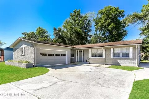 7739 Pinnacle Dr, Jacksonville, FL 32221