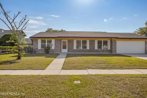 125 Quarton Dr, Orange Park, FL 32073