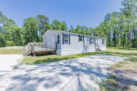 118 Lobster Pl, Palatka, FL 32177