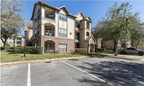 7800 Point Meadows Dr #816, Jacksonville, FL 32256