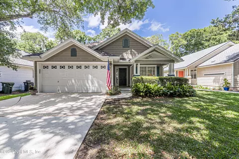 615 Paradise Ct, Atlantic Beach, FL 32233