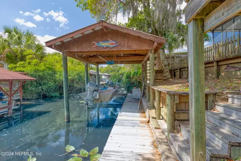 209 Hermits Dr, Satsuma, FL 32189
