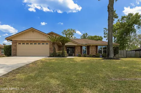 2642 Sandlewood Cir, Orange Park, FL 32065