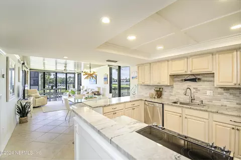 2 Dondanville Rd #201, Saint Augustine, FL 32080