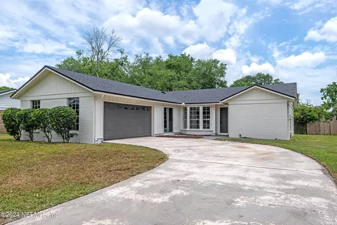 2395 Dumfries Ct E, Orange Park, FL 32065