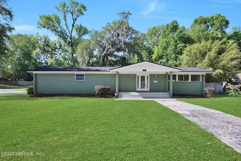 2296 Laurel Grove Ln, Orange Park, FL 32073