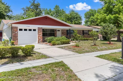 1548 Grove Park Dr, Orange Park, FL 32073