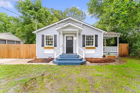 2831 Lake Shore Blvd, Jacksonville, FL 32210