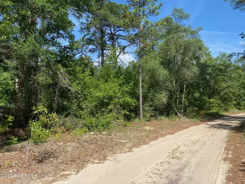 119 Frandy Dr, Florahome, FL 32140