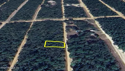 923 Neilsen Ave, Interlachen, FL 32148