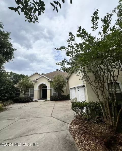 7717 Royal Crest Dr, Jacksonville, FL 32256