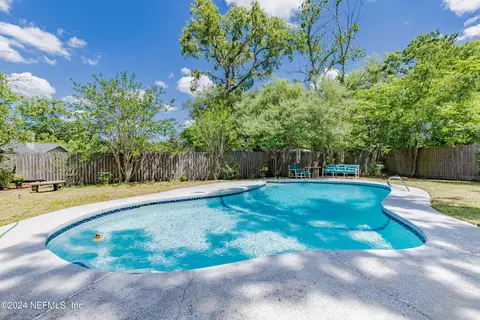 8161 Cayuga Trl E, Jacksonville, FL 32244