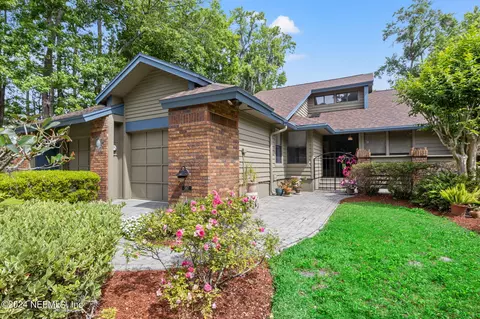 587 Willow Oak Ln, Orange Park, FL 32073