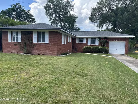 3923 Via De La Reina St, Jacksonville, FL 32217