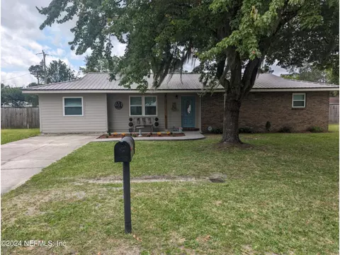 710 Shortputt Dr, Macclenny, FL 32063