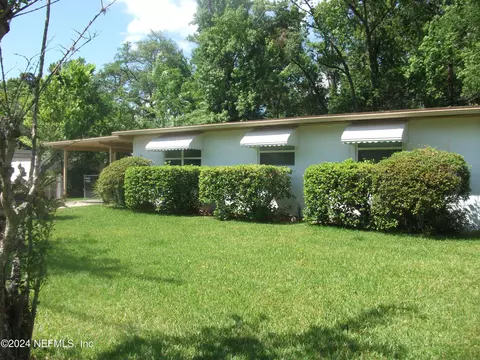 924 Le Brun Dr, Jacksonville, FL 32205