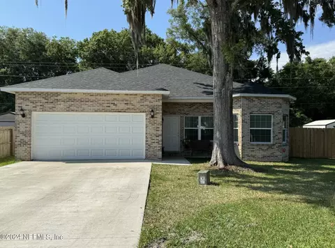 6107 W 1st Mnr, Palatka, FL 32177
