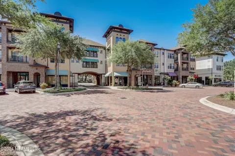 9823 Tapestry Park Cir #113, Jacksonville, FL 32246