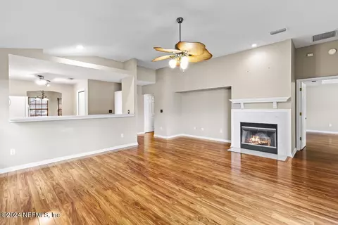 14178 Fish Eagle Dr E, Jacksonville, FL 32226