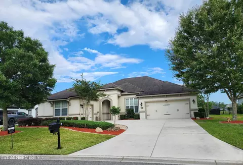 990 Autumn Pines Dr, Orange Park, FL 32065