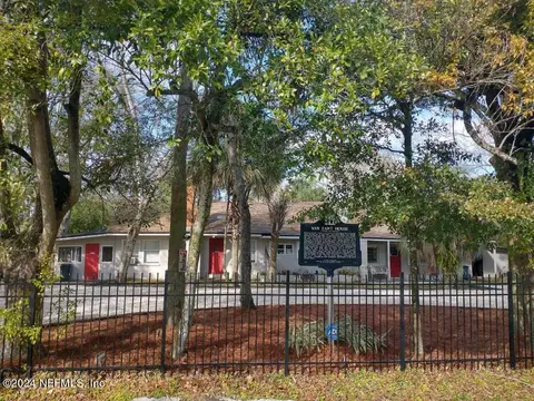5419 Woodcrest Rd, Jacksonville, FL 32205