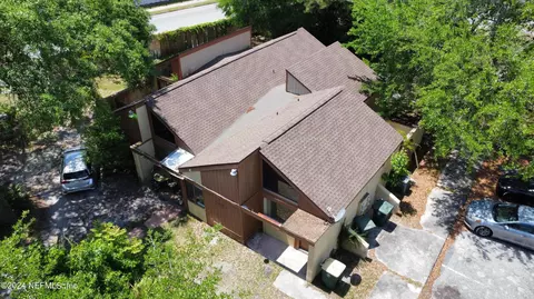 8230 San Jose Manor Dr W, Jacksonville, FL 32217