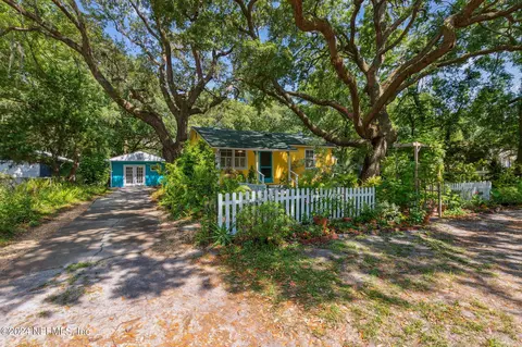 206 S 17th St, Fernandina Beach, FL 32034