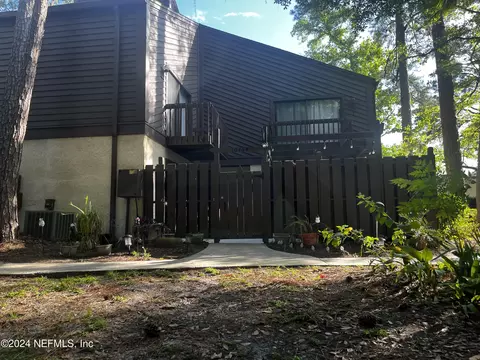 10464 Bigtree Cir, Jacksonville, FL 32257