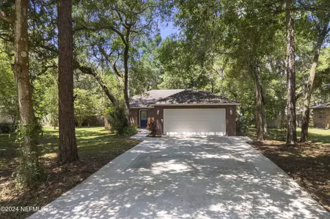 932 Grape Ln, Saint Johns, FL 32259