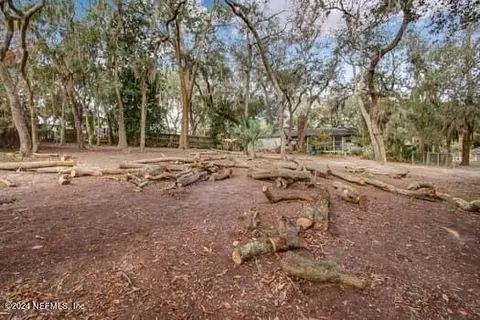 595 Amelia Cir, Fernandina Beach, FL 32034