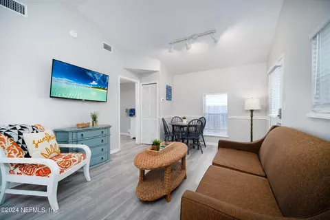 924 1st Ave S, Jacksonville Beach, FL 32250