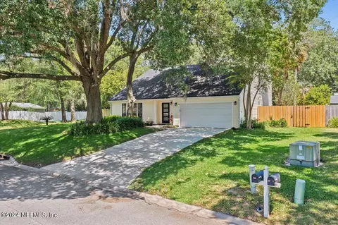 4594 Carolyn Cove Ln S, Jacksonville, FL 32258