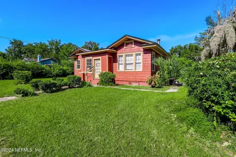 6982 Oakwood St, Jacksonville, FL 32208