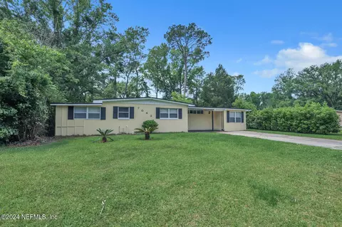 7042 Rollo Rd, Jacksonville, FL 32205
