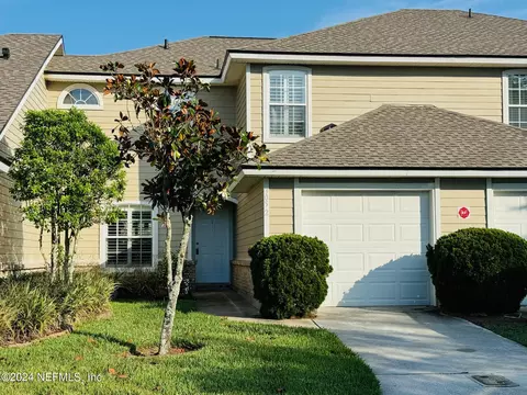 305 Blue Lake Rd #2, Saint Johns, FL 32259