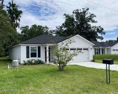 7867 Stuart Ave, Jacksonville, FL 32220