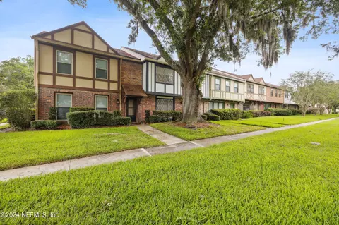 8191 Trafalgar Sq, Jacksonville, FL 32217