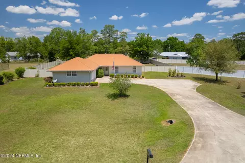 104 Westwood Dr, Interlachen, FL 32148