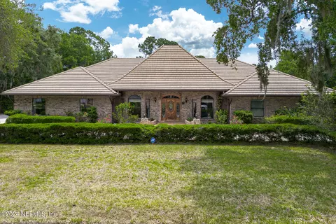 8 Live Oak Ln, Palm Coast, FL 32137