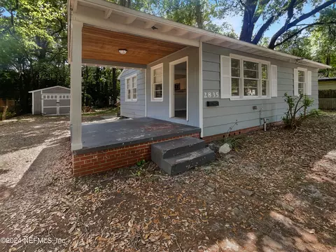 2835 Stonemont St, Jacksonville, FL 32207