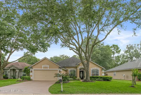 725 Austin Pl, Saint Johns, FL 32259