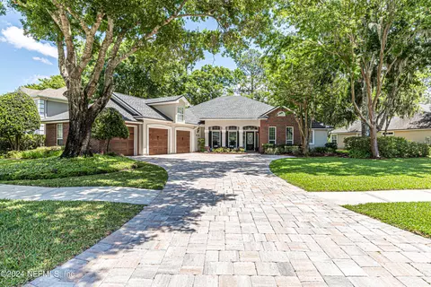 1645 Country Walk Dr, Fleming Island, FL 32003