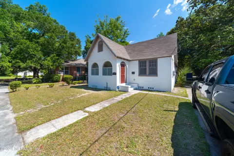 6587 Sapphire Dr, Jacksonville, FL 32208