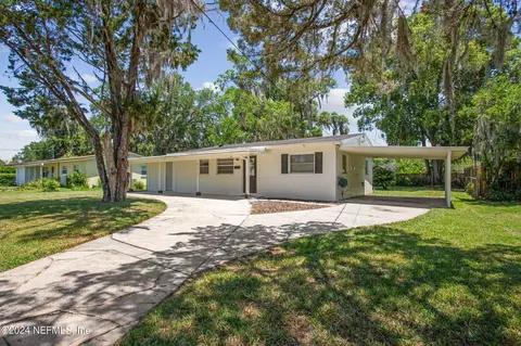2911 Loran Dr W, Jacksonville, FL 32216
