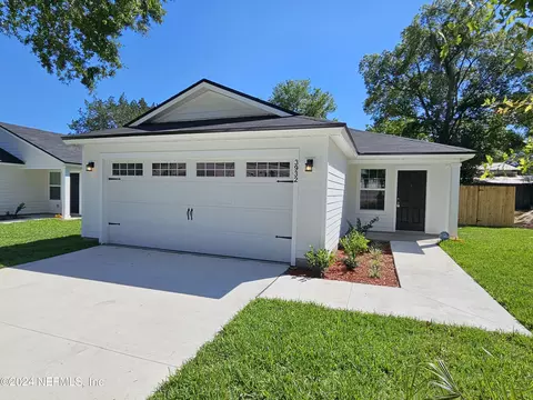 3932 Autumn Ln, Jacksonville, FL 32210