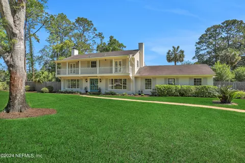 8239 Hollyridge Rd, Jacksonville, FL 32256
