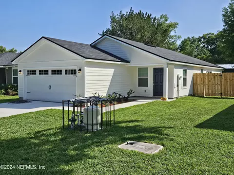 3938 Autumn Ln, Jacksonville, FL 32210