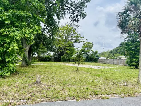522 10th St N, Jacksonville Beach, FL 32250