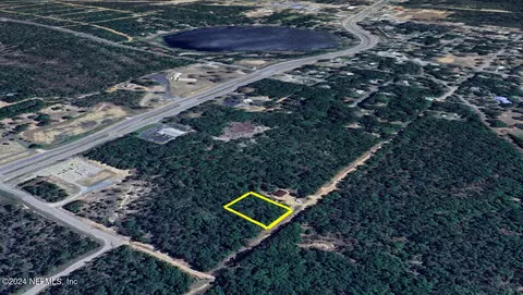 302 Tremont St, Interlachen, FL 32148