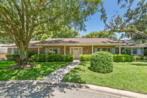 2215 Miller Oaks Ct, Jacksonville, FL 32217